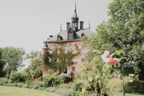 Facade/entrance, Day, Natural landscape, Summer, Garden, Garden view, Landmark view, Inner courtyard view