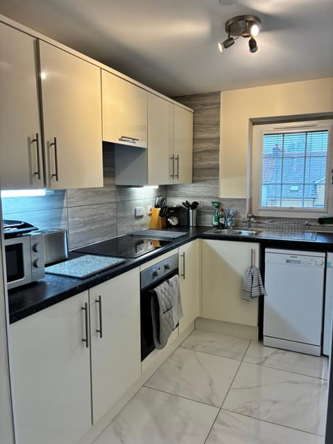 Castell Cottages Central with Parking House in Wales