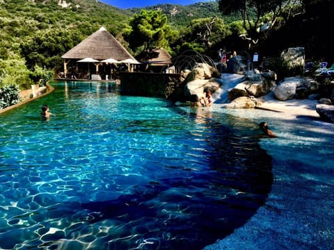 Restaurant/places to eat, Swimming pool