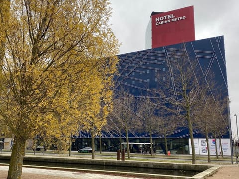 Property building, Parking, internet