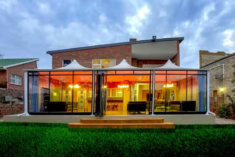 Property building, Patio, Nearby landmark, Spring, Day, Night, Natural landscape, Winter, Summer, BBQ facilities, BBQ facilities, Garden, Garden, Table tennis, Evening entertainment, Evening entertainment, Animals, Autumn, On site, Garden view, Garden view, Landmark view, Entertainment, Entertainment, Seasons, Location, Sunrise, Sunset, shuttle