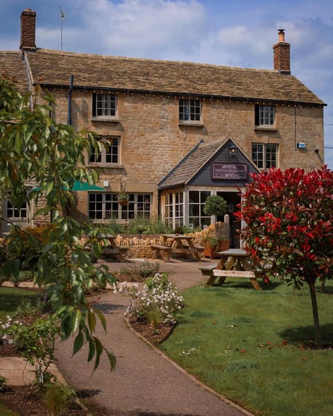 Killingworth Castle Hotel in West Oxfordshire District