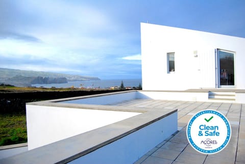 Property building, Balcony/Terrace, Mountain view, Sea view, Certificate/Award