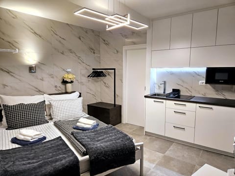 Bed, Kitchen or kitchenette, Photo of the whole room