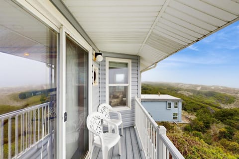 Rascals Oceanfront Retreat House in Oregon