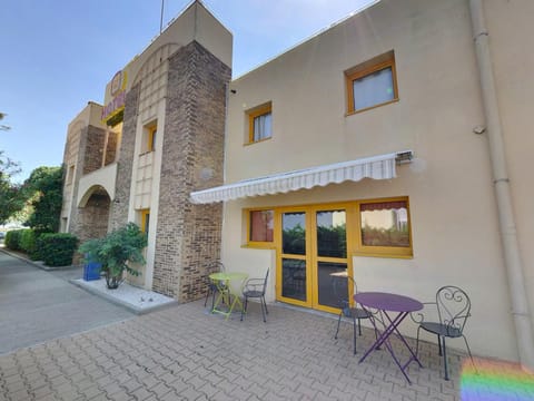Patio, Facade/entrance, Balcony/Terrace