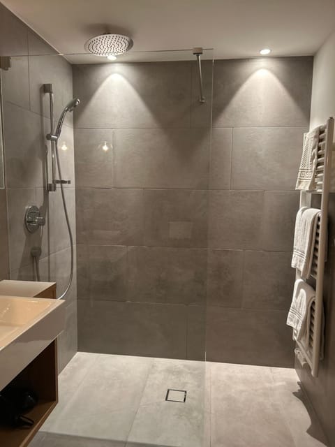 Dining & Living Alpenrose Apartment in Brixen