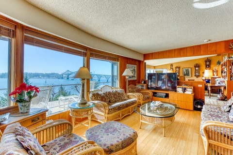The Bridge and Balcony House in Oregon