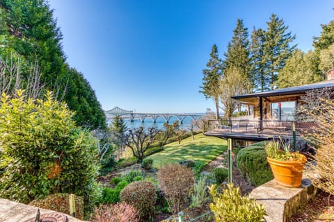 The Bridge and Balcony House in Oregon