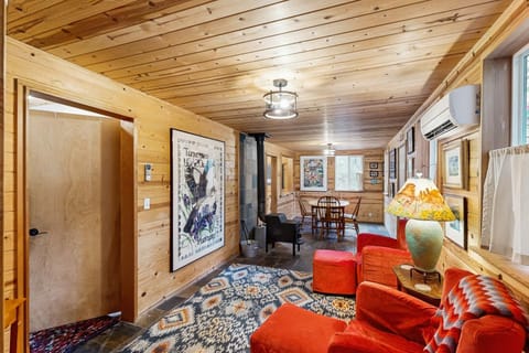 Laura Mar Artist's Retreat House in Otter Rock