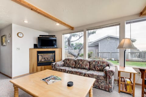 The Best Little Beach House on the Oregon Coast! House in Gleneden Beach