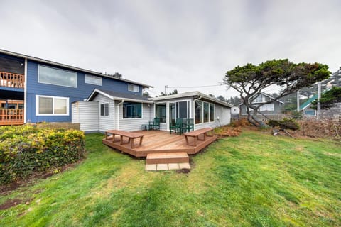 The Best Little Beach House on the Oregon Coast! House in Gleneden Beach