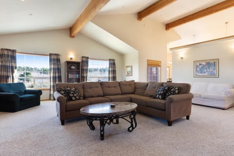 A Beach Loop Getaway House in Oregon