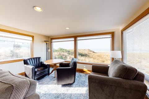 Ocean Front Sunsets House in Pacific City