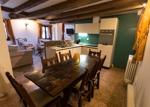 TV and multimedia, Seating area