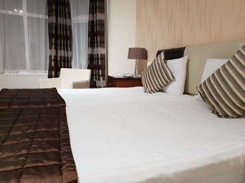 Ascot Hotel Hotel in Douglas