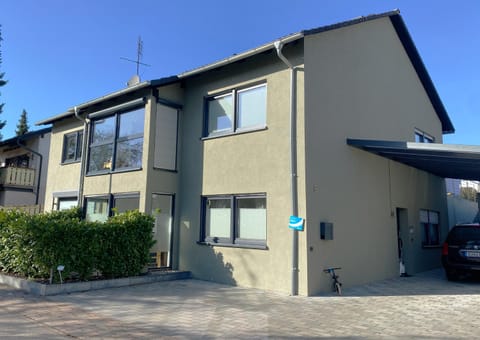 Property building, Balcony/Terrace, Parking