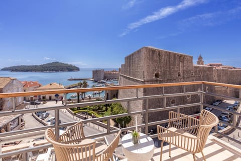 Nearby landmark, Spring, Day, Balcony/Terrace, Beach, City view, Landmark view, Sea view