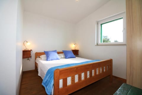 Holliday home Robinson Tourism Maria House in Tisno