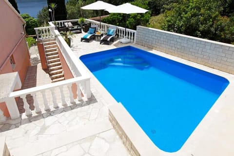 Swimming pool, Location, children, Family