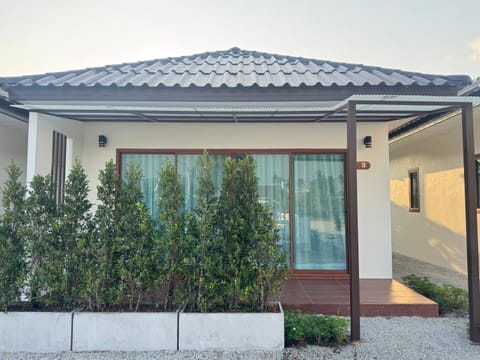 Maikhao Beach Guest House Bed and Breakfast in Mai Khao