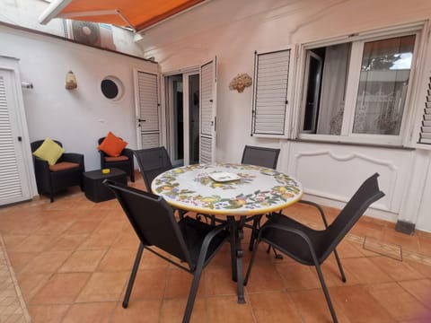 Patio, Balcony/Terrace