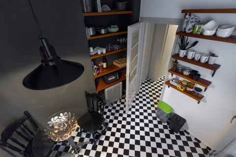 Coffee/tea facilities, Kitchen or kitchenette, Dining area