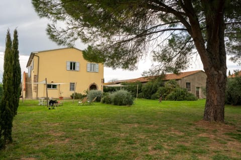 Property building, Day, Natural landscape, Garden, Garden view