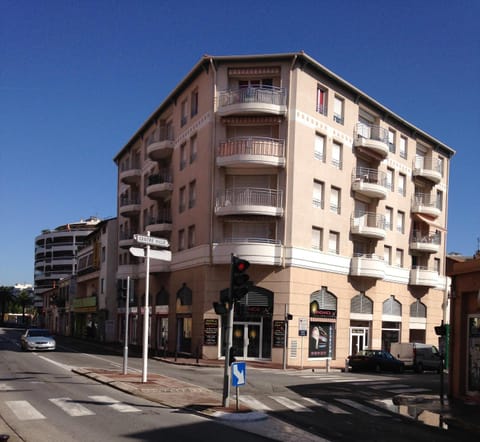 Property building, Street view