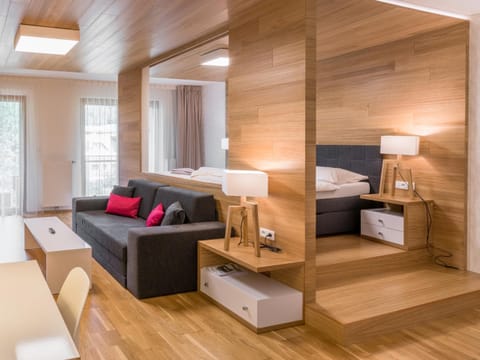 Bed, Living room, Photo of the whole room, Seating area