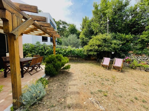 Patio, Spring, Day, Garden