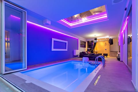 Spring, Sauna, Solarium, Lounge or bar, Spa and wellness centre/facilities, Spa and wellness centre/facilities, Photo of the whole room, Business facilities, On site, Pool view, Swimming pool, Sunset