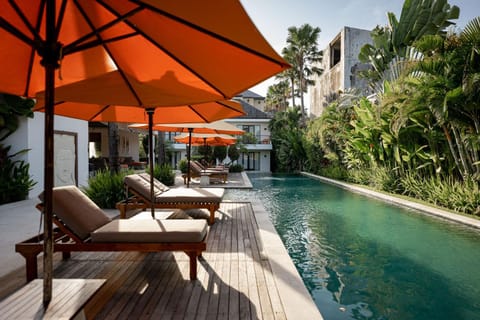 Property building, Day, Natural landscape, Garden, Pool view, sunbed