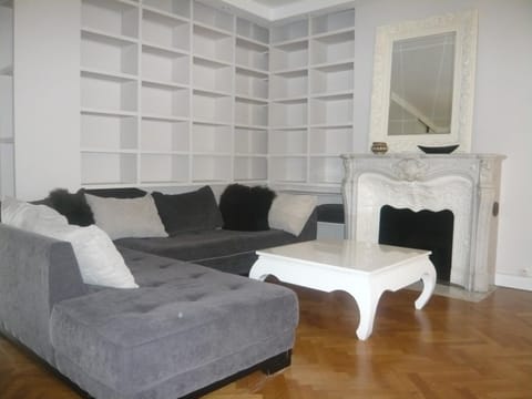 Bridgestreet Champs-Elysées Apartment in Paris