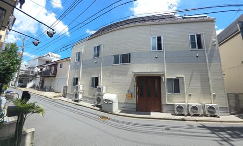 Property building, Neighbourhood