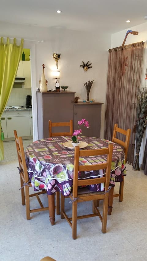 Communal lounge/ TV room, Dining area