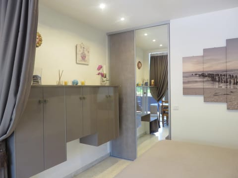 Decorative detail, Bedroom