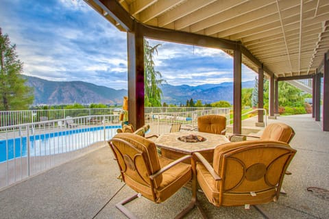 Bay View House in Manson