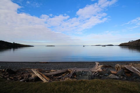 Lopez Island Agate Beach Waterfront Home House in Lopez Island