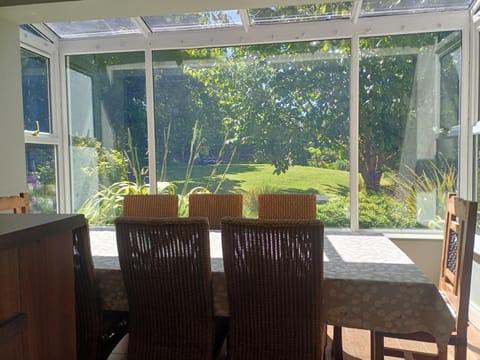 Dining area, Garden view, kitchen