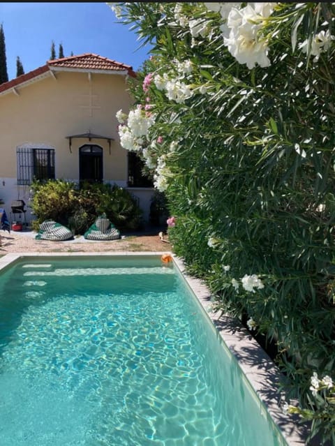 Villa au centre de Nîmes House in Nimes