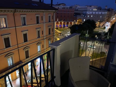 Balcony/Terrace, City view, Street view