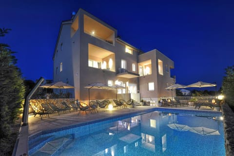 Balcony/Terrace, Swimming pool