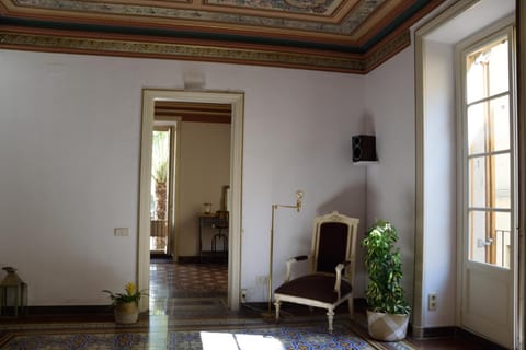 Living room, Decorative detail
