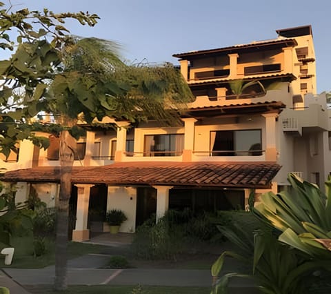 Property building, Day, Garden, Garden view
