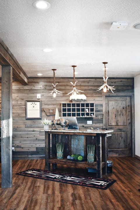 1872 Inn - Adults Exclusive Hotel in West Yellowstone