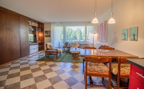 Living room, Dining area