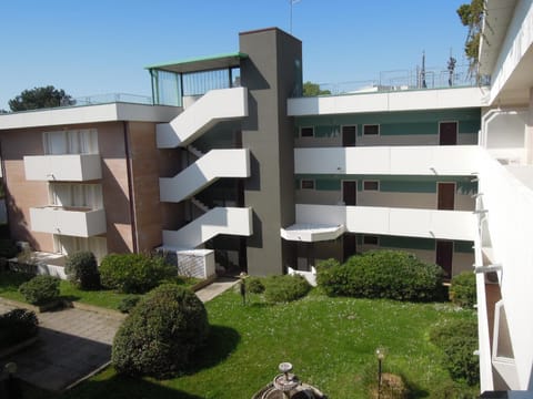 Property building, Facade/entrance, Neighbourhood, View (from property/room), City view, Garden view, Garden view, Swimming pool, Swimming pool
