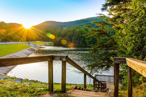 Artisan Hideaway House in White County