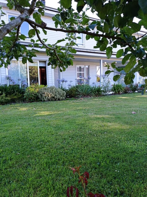 Facade/entrance, Garden